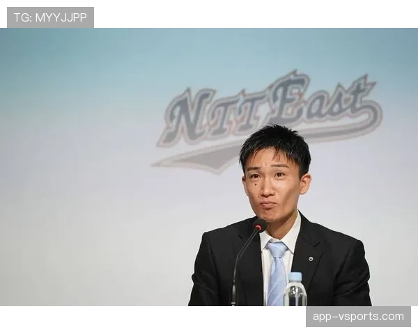 桃田贤斗又现身机场，随手一拎的包把我穷哭了